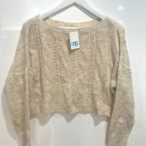 Brand new with tag scoop neck sweater size:medium